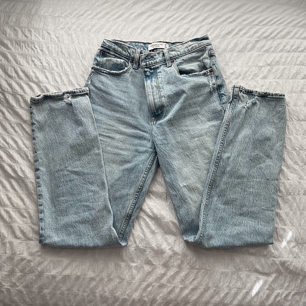 Abercrombie 90’s Straight Leg Jeans